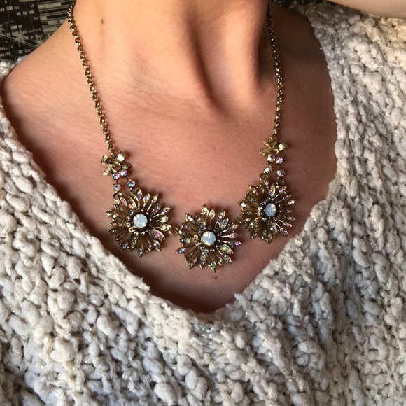 Betsey Johnson necklace - Picture 4 of 7